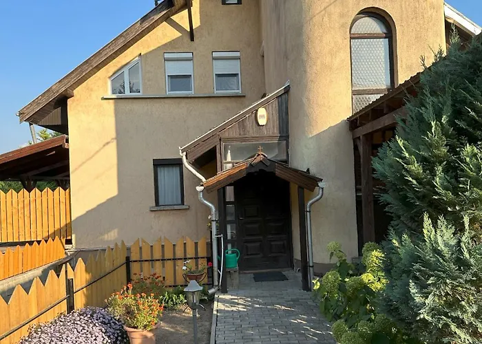 Pbj Apartman *